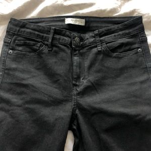 Perfect mid-rise Abercrombie & Fitch black women’s skinny jeans, size 4, EUC!